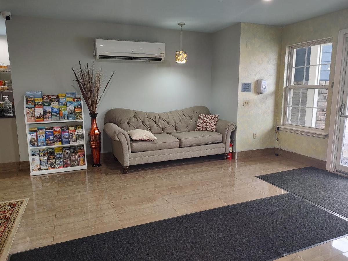 Hilltop Inn & Suites, Near Foxwoods Casino North Stonington Extérieur photo