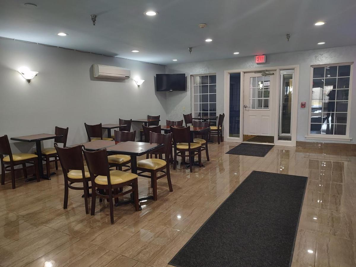 Hilltop Inn & Suites, Near Foxwoods Casino North Stonington Extérieur photo