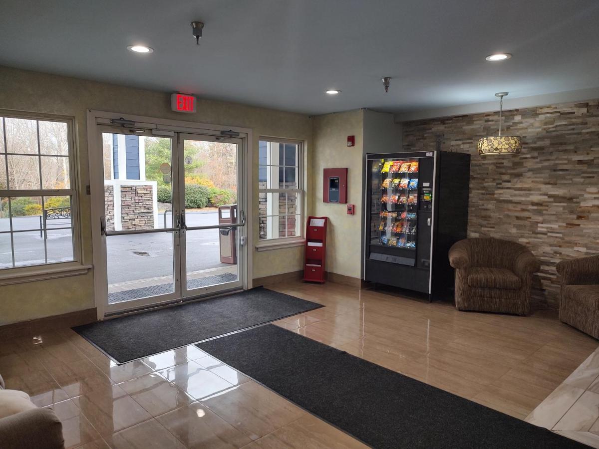 Hilltop Inn & Suites, Near Foxwoods Casino North Stonington Extérieur photo