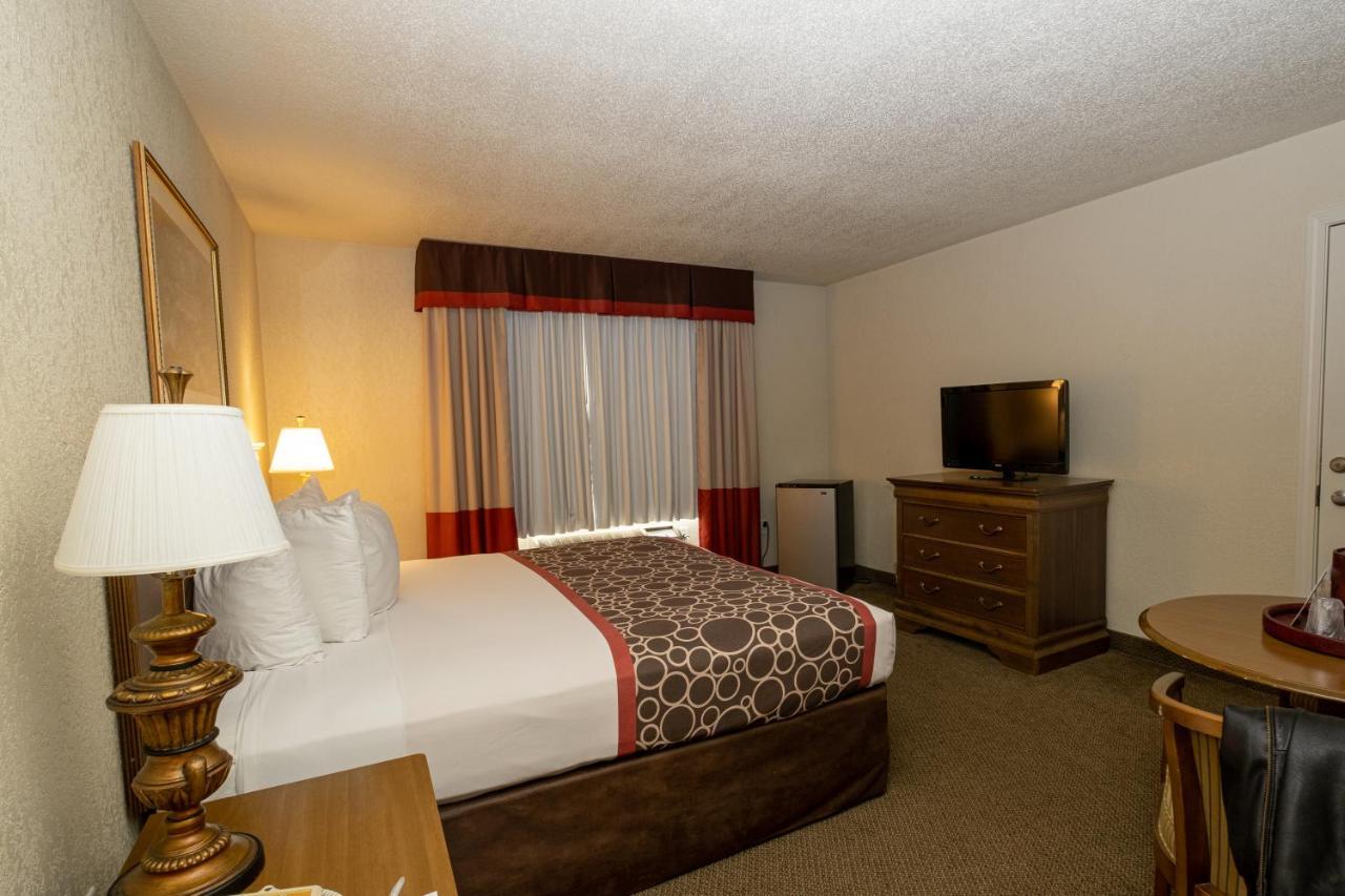 Hilltop Inn & Suites, Near Foxwoods Casino North Stonington Extérieur photo