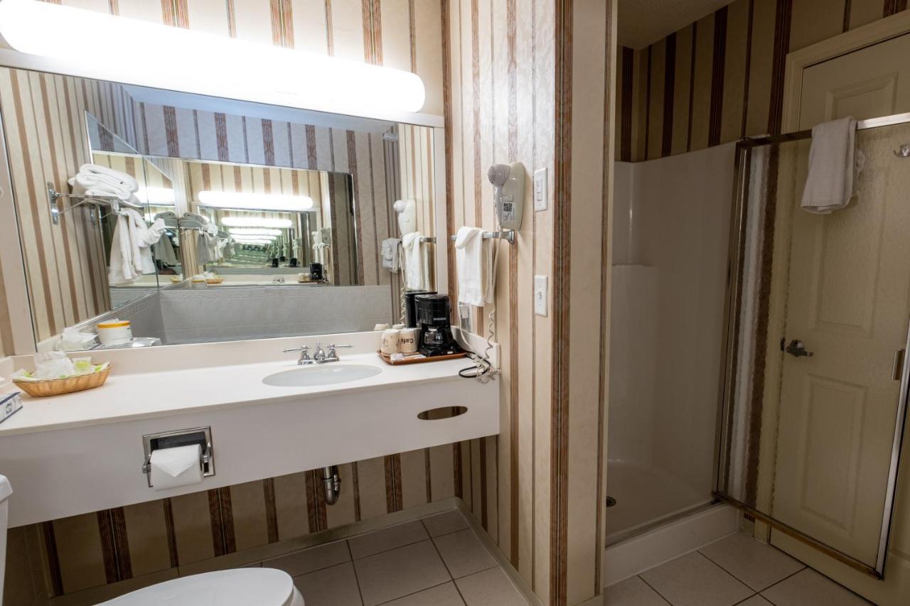 Hilltop Inn & Suites, Near Foxwoods Casino North Stonington Extérieur photo
