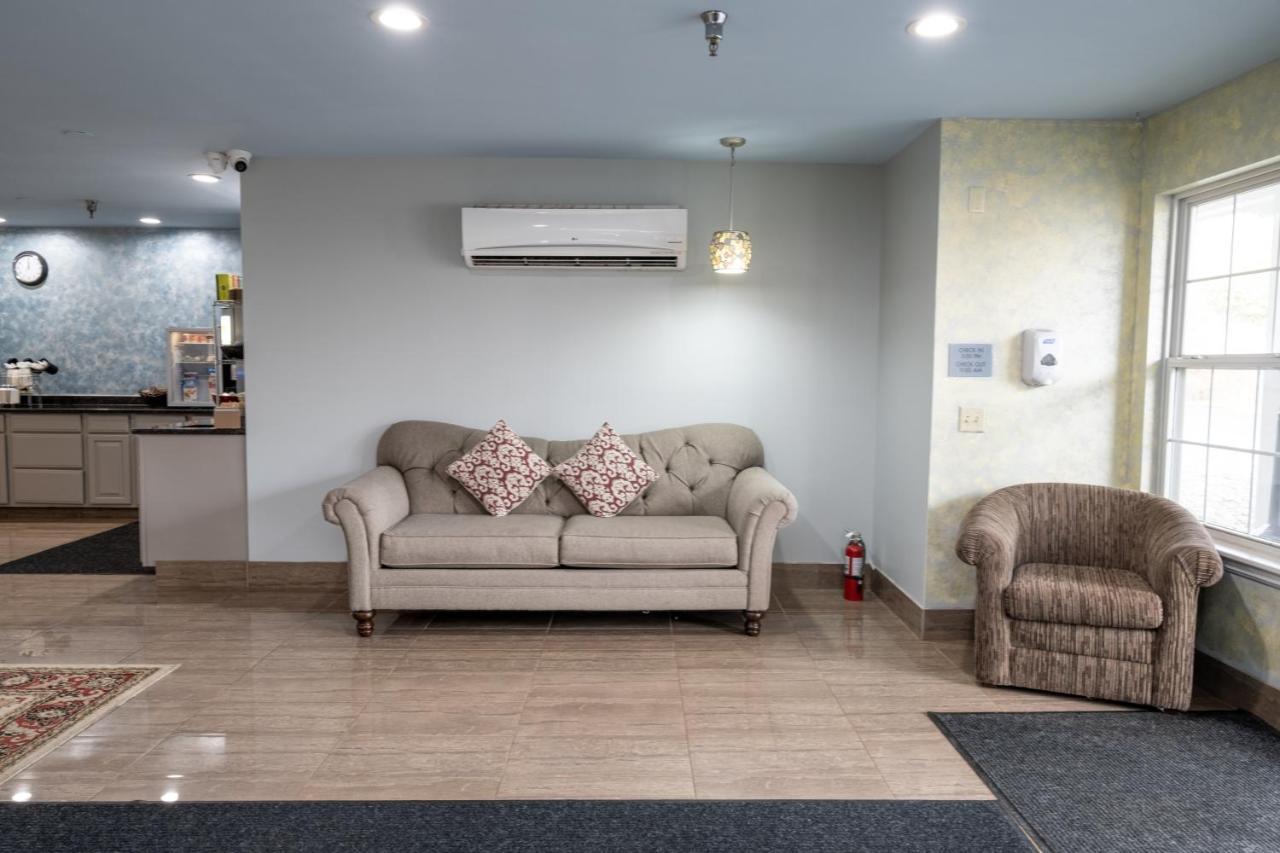Hilltop Inn & Suites, Near Foxwoods Casino North Stonington Extérieur photo