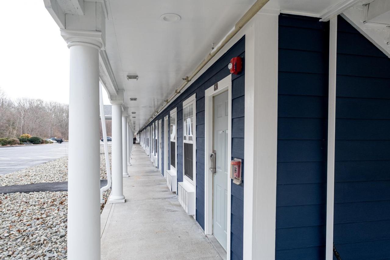 Hilltop Inn & Suites, Near Foxwoods Casino North Stonington Extérieur photo