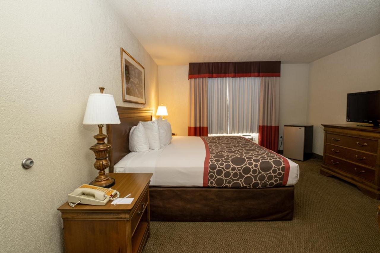 Hilltop Inn & Suites, Near Foxwoods Casino North Stonington Extérieur photo