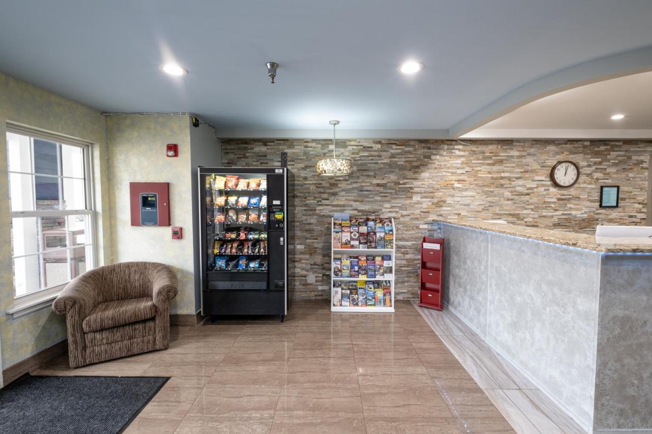 Hilltop Inn & Suites, Near Foxwoods Casino North Stonington Extérieur photo