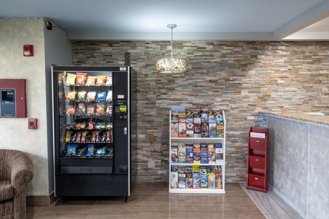 Hilltop Inn & Suites, Near Foxwoods Casino North Stonington Extérieur photo
