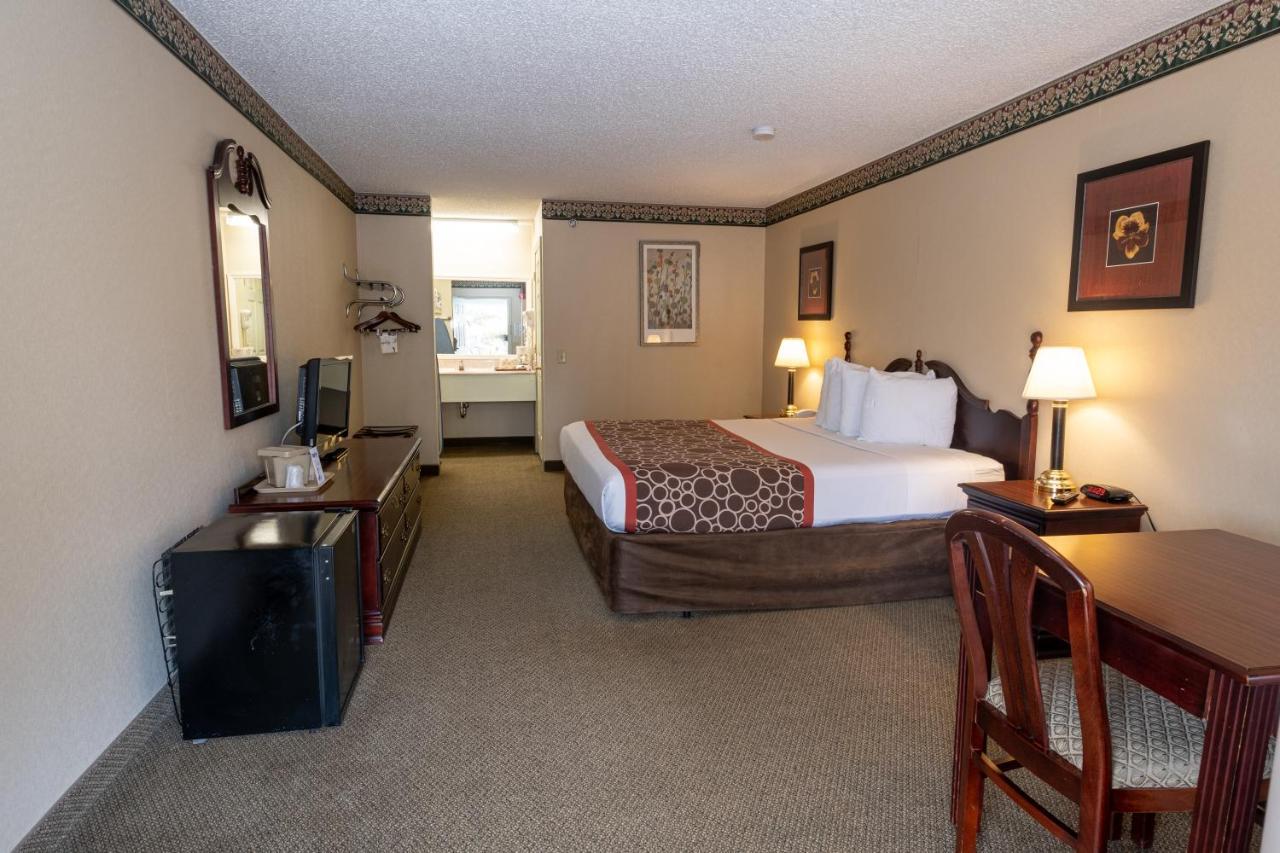 Hilltop Inn & Suites, Near Foxwoods Casino North Stonington Extérieur photo