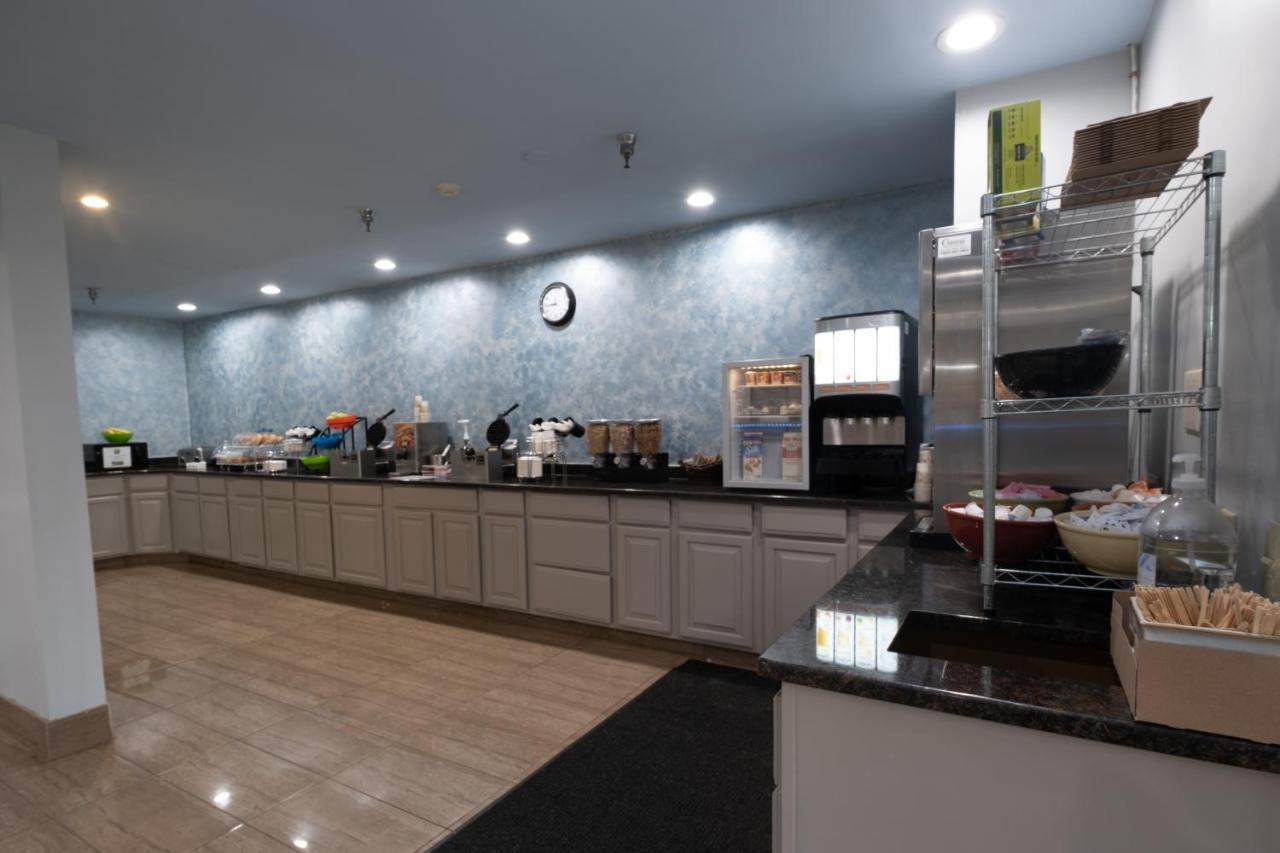 Hilltop Inn & Suites, Near Foxwoods Casino North Stonington Extérieur photo