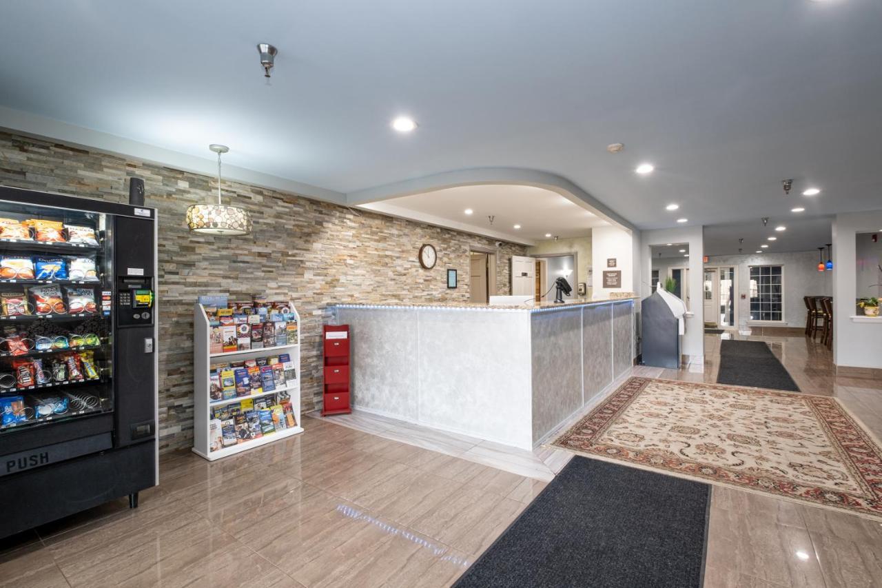 Hilltop Inn & Suites, Near Foxwoods Casino North Stonington Extérieur photo