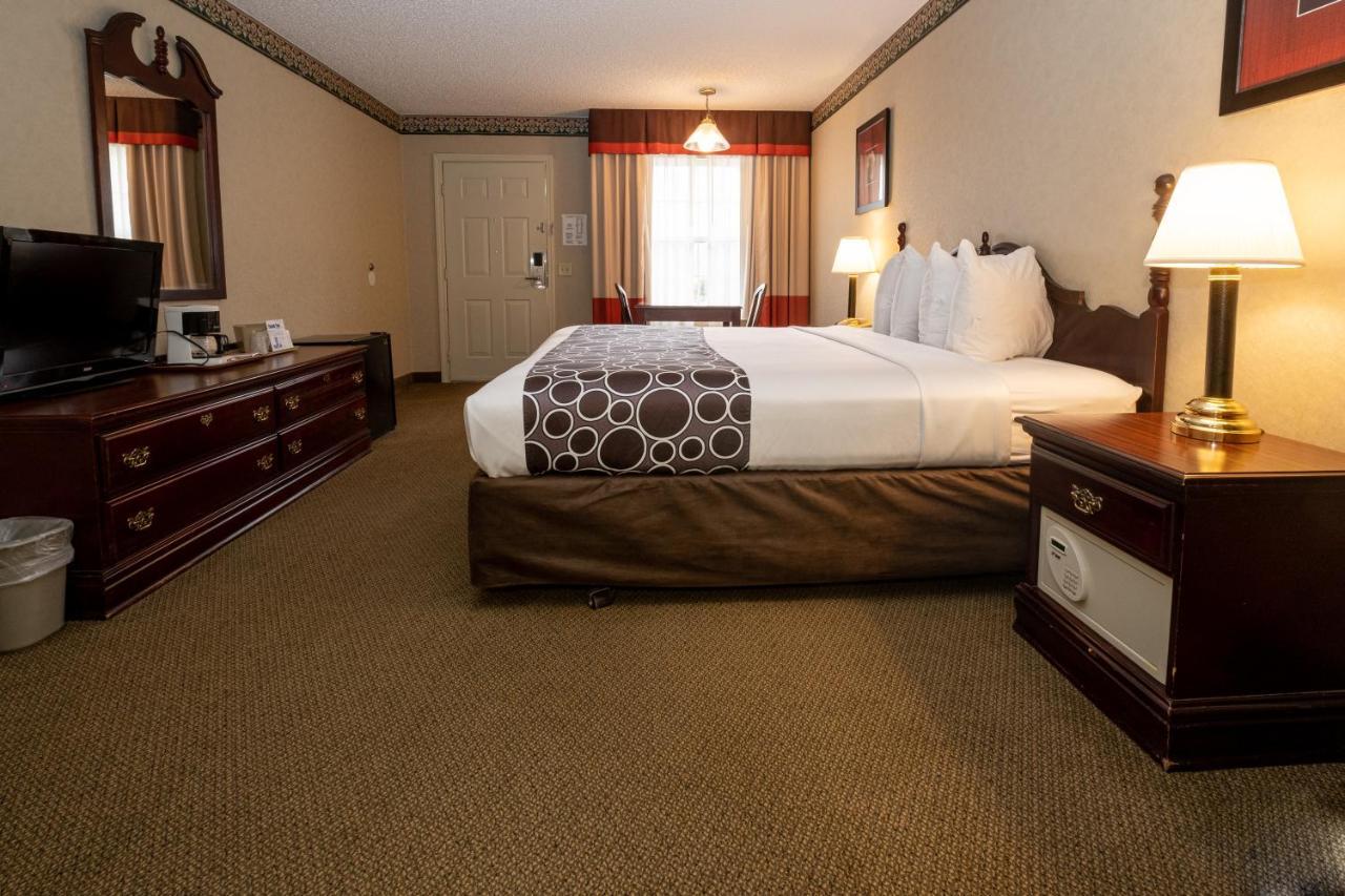 Hilltop Inn & Suites, Near Foxwoods Casino North Stonington Extérieur photo