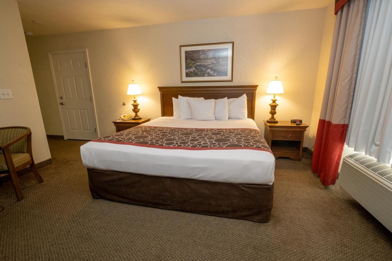 Hilltop Inn & Suites, Near Foxwoods Casino North Stonington Extérieur photo