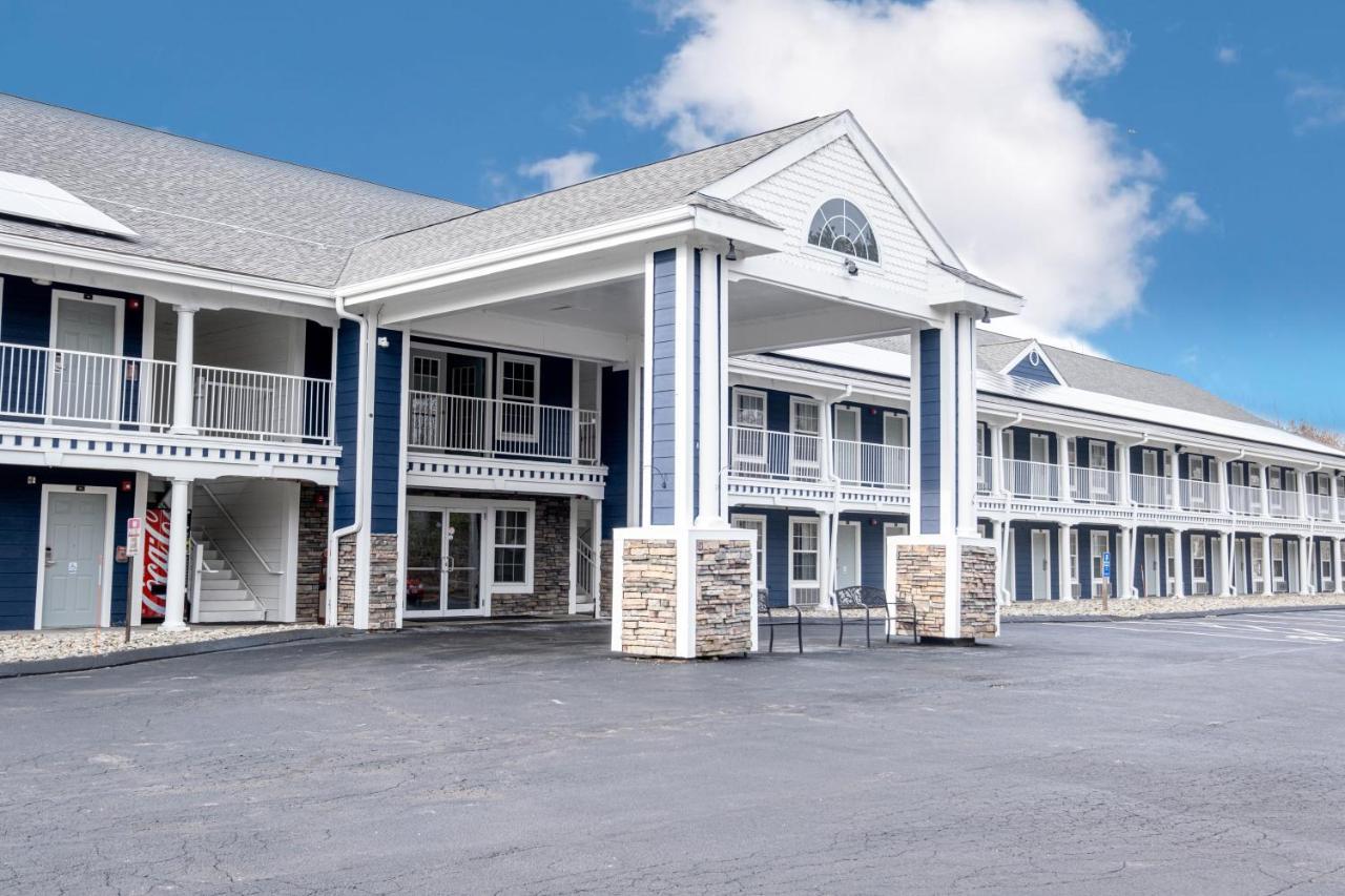 Hilltop Inn & Suites, Near Foxwoods Casino North Stonington Extérieur photo