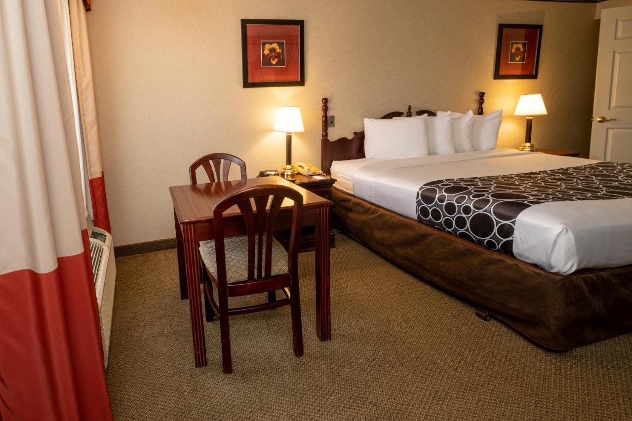 Hilltop Inn & Suites, Near Foxwoods Casino North Stonington Extérieur photo