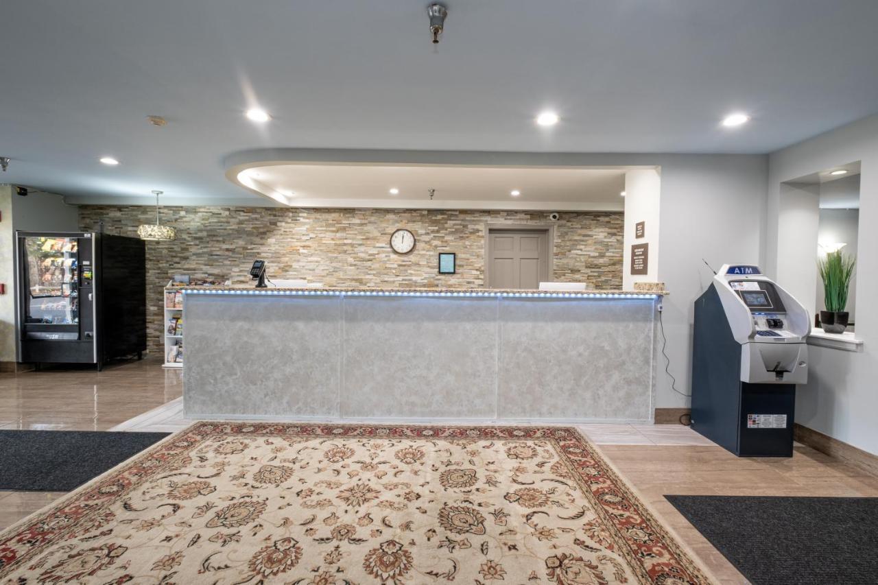 Hilltop Inn & Suites, Near Foxwoods Casino North Stonington Extérieur photo